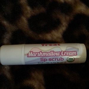 Treat Marshmallow Cream Jumbo Lip Scrub